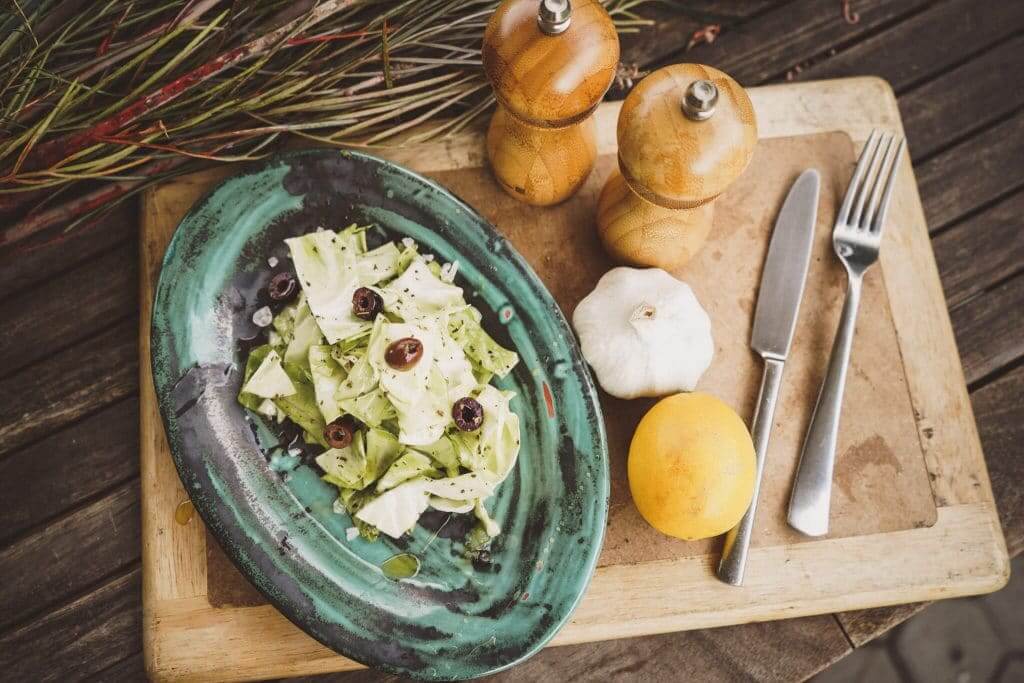 Coverbild Leichter Rohkostsalat mit Spitzkohl und Pesto